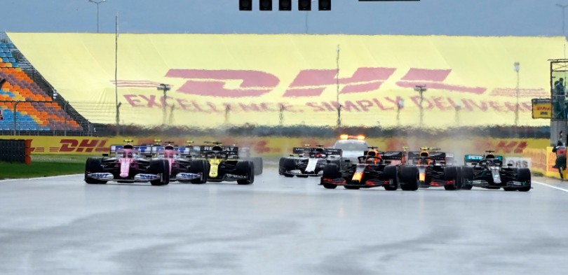 Formula 1 Türkiye Grand Prix'si start aldı! Formula 1 canlı izle, F1  şifresiz yayın (F1 S Sport canlı şifresiz izle)