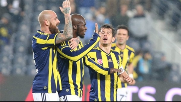 Fenerbahçe 4 isim kart sınırında