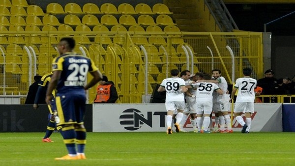 Fenerbahçe maçlara adeta yenik başlıyor!