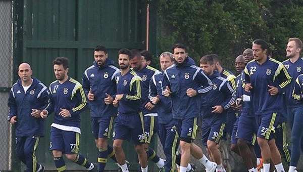 Alves'den Fenerbahçe'yi sevindiren haber!