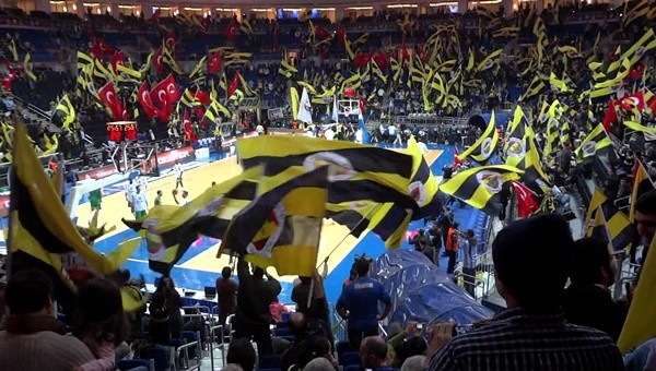 Fenerbahçe Ülker'e 'komşu' desteği