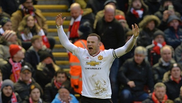 Wayne Rooney Premier Lig tarihine geçti!