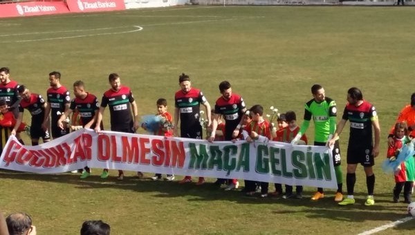 Amedspor'dan 'Çocuklar ölmesin' pankartı - Türkiye Kupası Haberleri