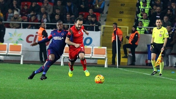 Nakoulma, Galatasaray savunmasını dağıttı - Süper Lig Haberleri