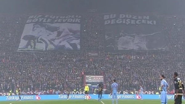 Trabzonspor tribünlerinde tepki pankartı - Süper Lig Haberleri