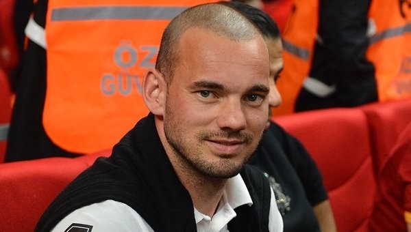 Galatasaray futbolcularından Abdi İpekçi'ye Strasbourg çıkarması
