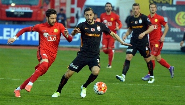 Galatasaray iki futbolcu arasında tartışma yaşandı!