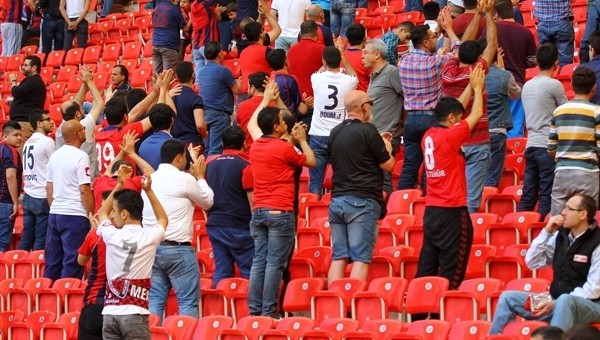 Mersin İdmanyurdu taraftarları çileden çıktı - Süper Lig Haberleri