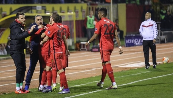 Samet Aybaba, Galatasaray şanssızlığına son verdi - Eskişehirspor Haberleri