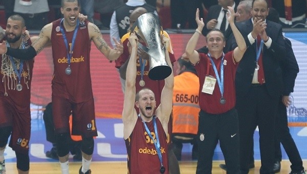 Sinan Güler'den Euroleague'e gönderme