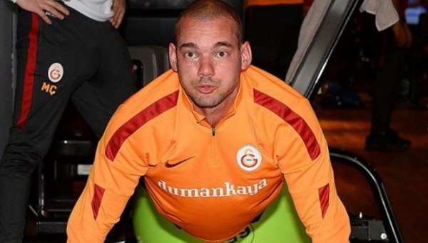 Wesley Sneijder derbiye yetişecek mi?