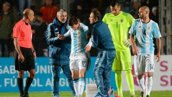  Lionel Messi, Arjantin maçında sakatlandı