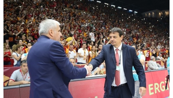  Ergin Ataman'dan Galatasaray taraftarına kınama