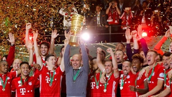 Bayern Münih, Almanya Kupası'nı müzesine götürdü