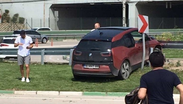 Bursaspor'da Sercan Yıldırım trafik kazası geçirdi - Süper Lig Haberleri