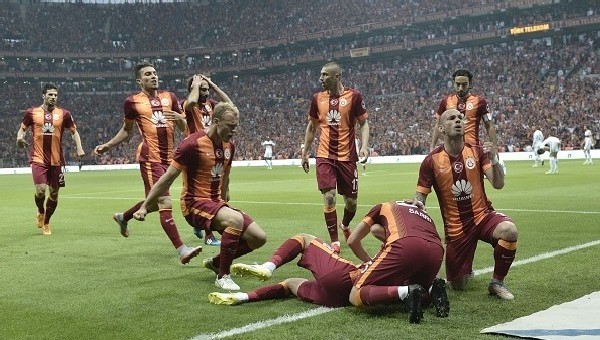 Galatasaray sahasında Beşiktaş'a geçit vermiyor - Süper Lig Haberleri