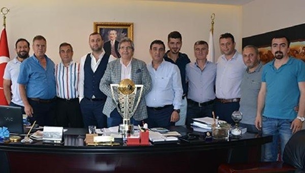 Bandırmaspor Haberleri: Takımdan Belediye Başkanı Dursun Mirzaya ziyaret