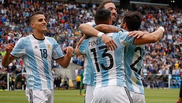 Copa America Haberleri: Arjantin, Bolivya'yı farklı geçti (Arjantin 3-0 Bolivya maç özeti ve golleri)