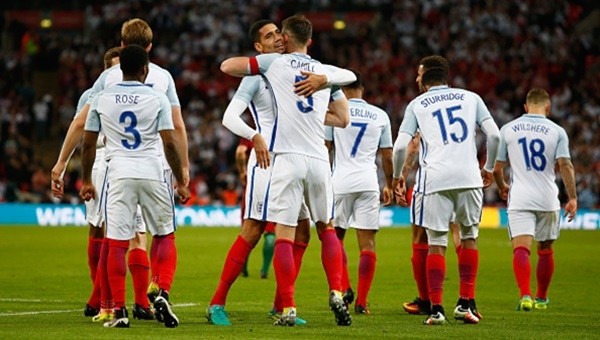 İngiltere, Portekiz'i son dakikalarda devirdi