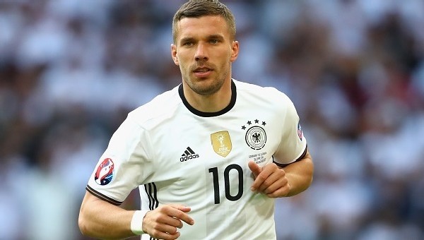 Lukas Podolski'den UEFA'ya sert eleştiri