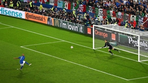 Almanya maçında penaltı kaçıran Simone Zaza özür diledi