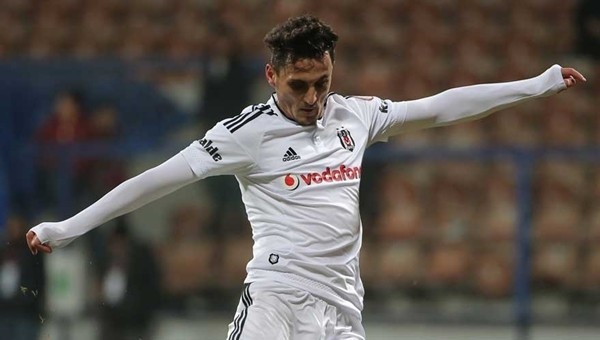 Beşiktaş Transfer Haberleri: Mustafa Pektemek'i duyan kaçıyor