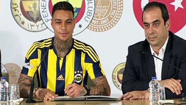 Van der Wiel, Fenerbahçe'ye imzayı attı