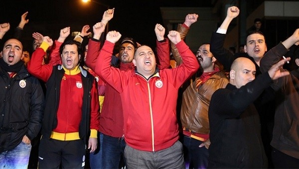 Galatasaray taraftarı çileden çıktı ve ayaklandı