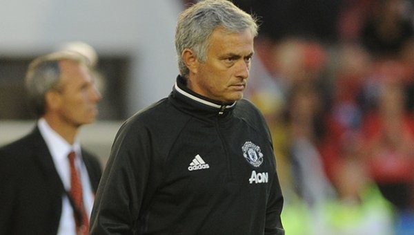 Jose Mourinho: 'Dünyanın en iyi sağ beki bizde'