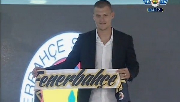 Martin Skrtel, Fenerbahçe'ye imzayı attı