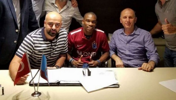 Trabzonspor'da Fabian Castillo imzaladı