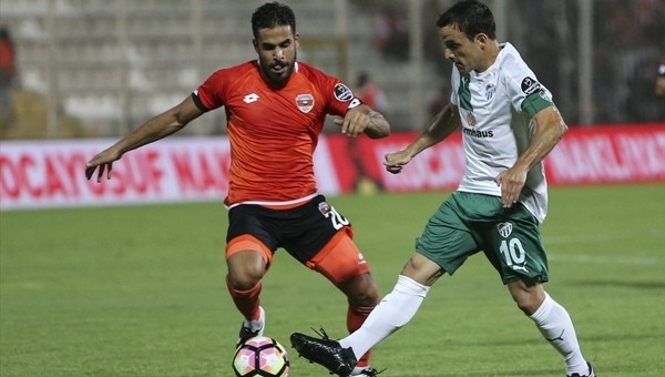Adanaspor - Bursaspor maçında olay çıktı