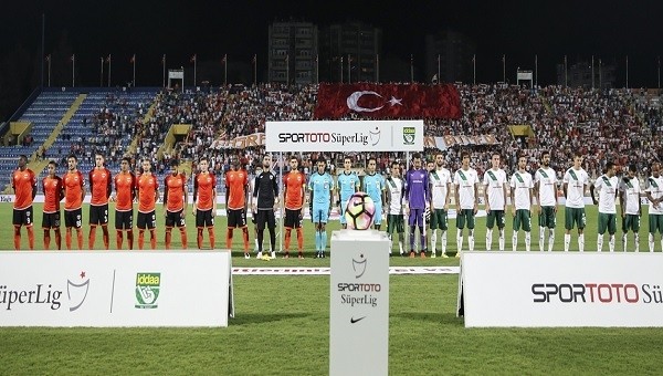 Adanaspor'da iki futbolcu birbirlerine girdi