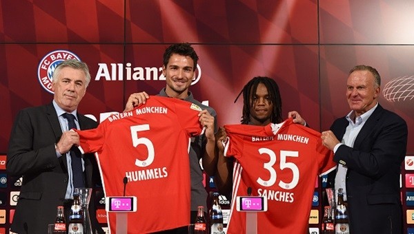 Bayern Münih yeni transferlerini tanıttı