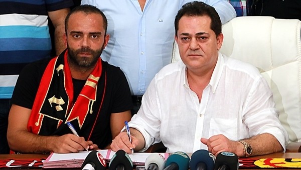 Semih Şentürk, Eskişehirspor'a imza attı