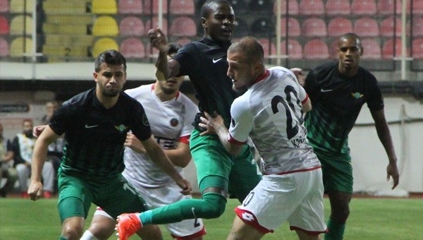 Akhisar Belediyespor 0-0 devam ediyor