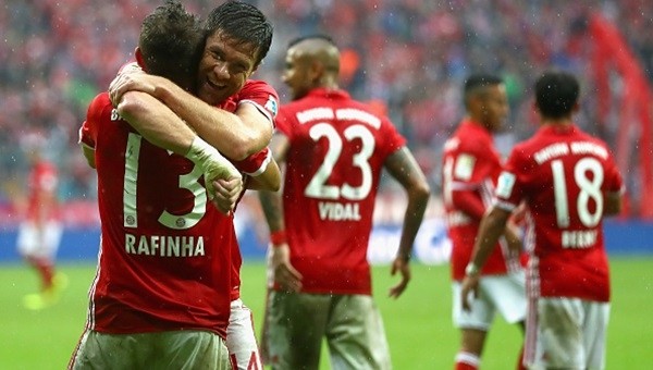 Bayern zorlandı ama kazanmayı bildi