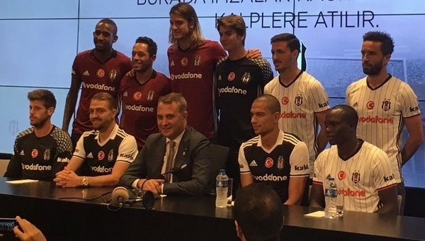 Beşiktaş'ta 8 futbolcu için tören