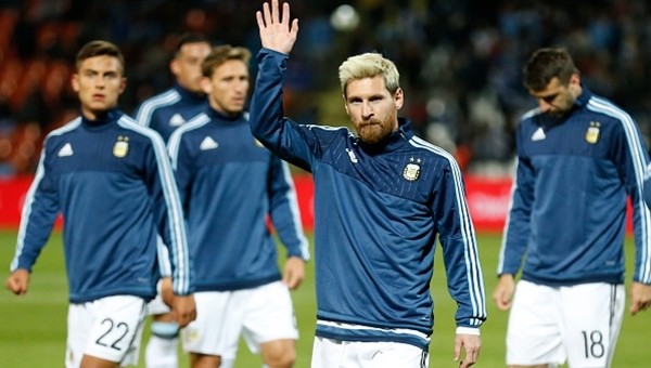 Lionel Messi futbolu Arjantin'de bırakacak