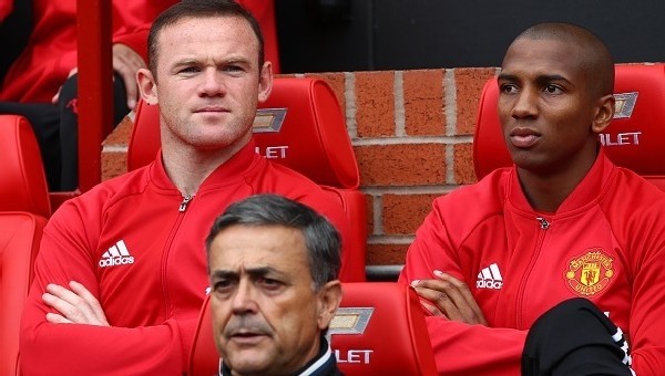 Mourinho'dan Rooney'ye destek