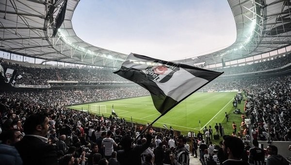Beşiktaş - Galatasaray derbisi sonrasında canlı yayında saldırı