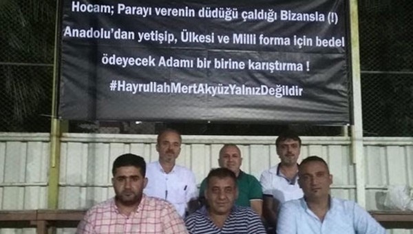 Adanasporlu taraftarlardan Ahmet Çakar'a tepki