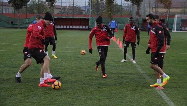 Gençlerbirliği, Antalyaspor'a bileniyor