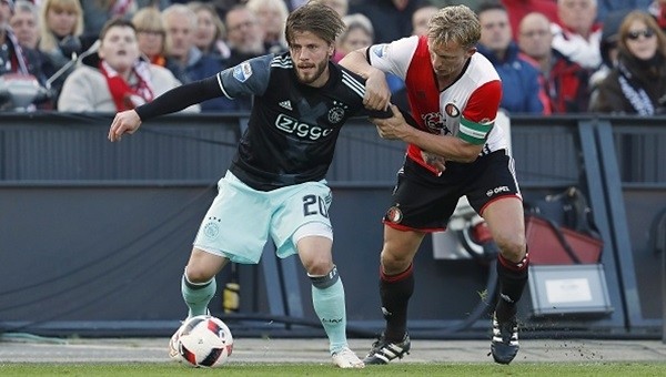 Kuyt Feyenoord'u, Ajax'ın elinden kurtardı