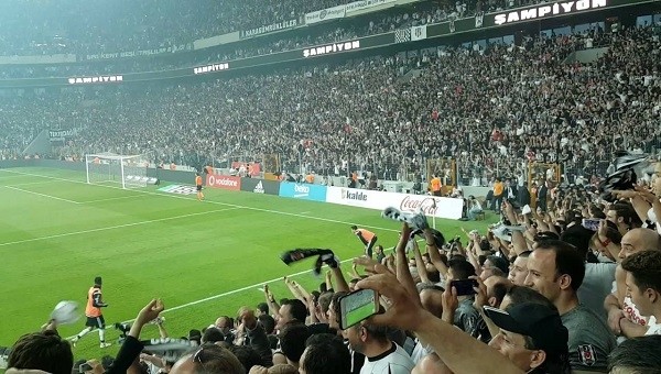 Beşiktaş taraftarları Benfica maçında bir ilke imza atacak