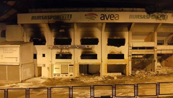 Bursa Atatürk Stadı'nda yangın