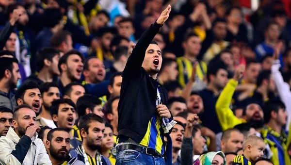 Fenerbahçe - Zorya Luhansk maçında Beşiktaş'a küfür
