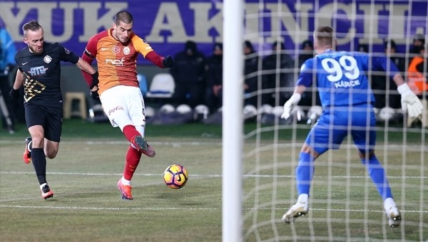 Galatasaray Eren Derdiyok ile kazanamıyor