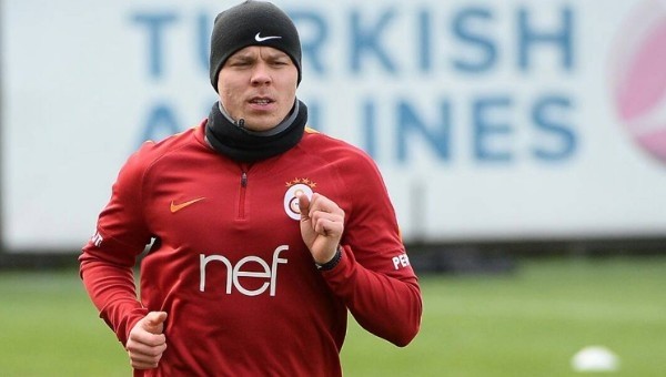 Galatasaray'da Sigthorsson gönderiliyor