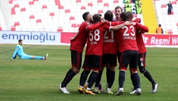 Sivasspor 3-0 Göztepe maç özeti ve golleri